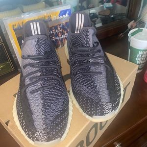 Yeezy 350 carbon